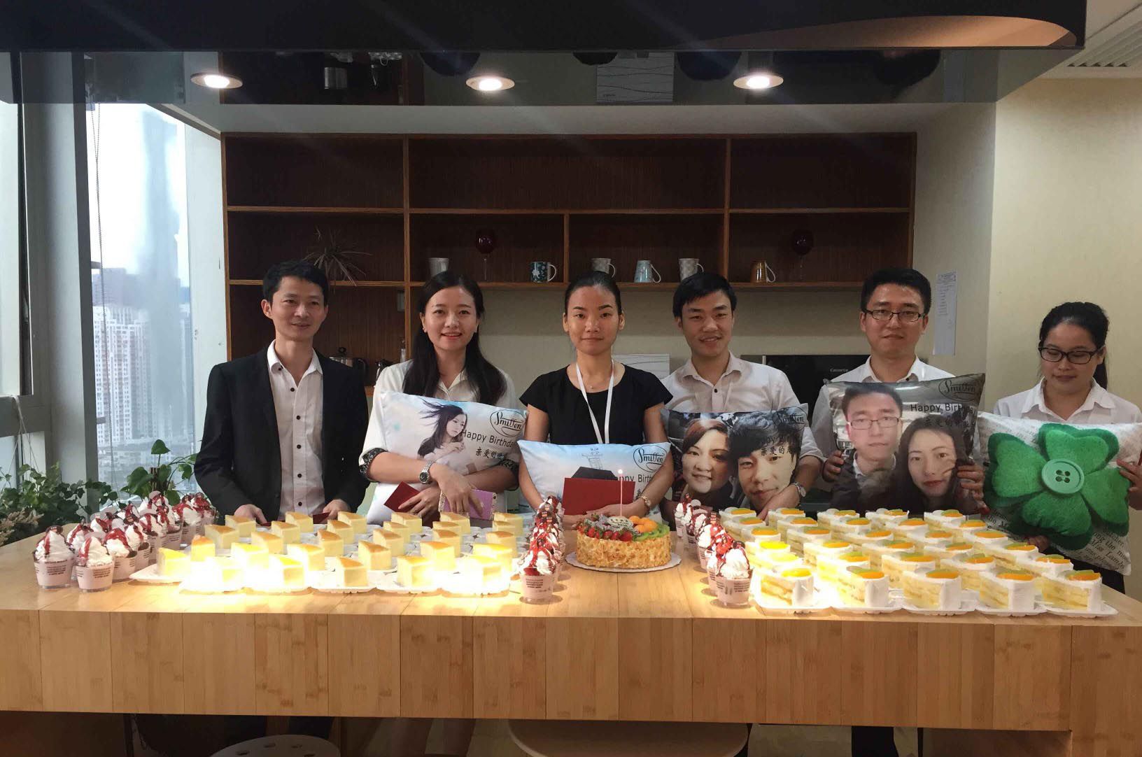 詩曼芬十月員工生日會 其樂融融共祝福